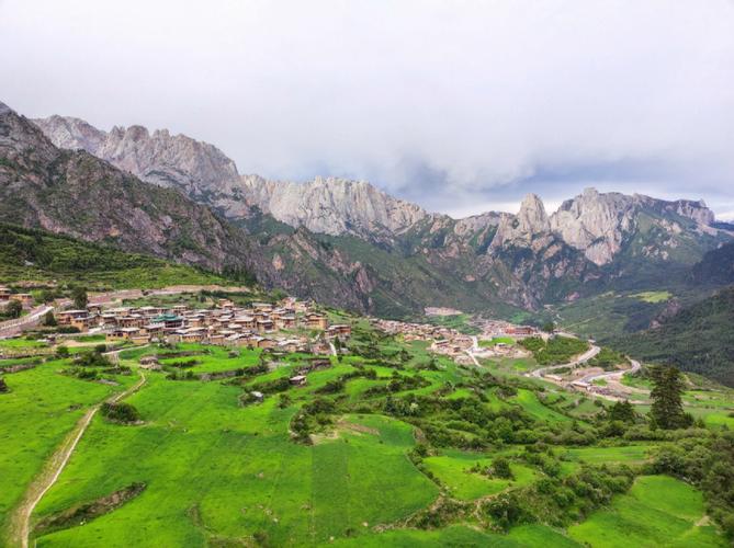 扎尕那旅游景点介绍_扎尕那简介